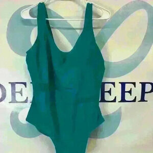 PLUS SIZE Women’s Swimsuit Size 2XL